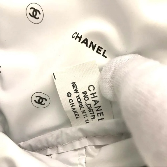 Reserved for Suzanne Chanel Camellia Rose Authentic Makeup Bag - Picture 9 of 9